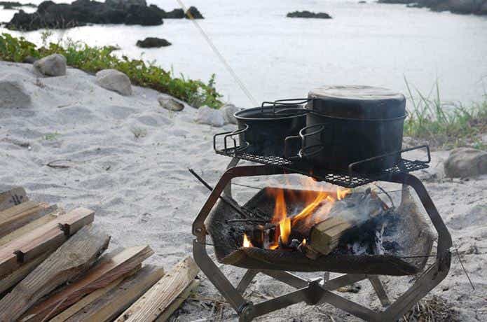 これぞ機能美！モノラルの焚き火台ワイヤフレームの5つの実力！ | CAMP