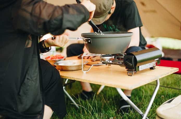 家でもキャンプでも使いたい！スノーピークの定番人気テーブル特集