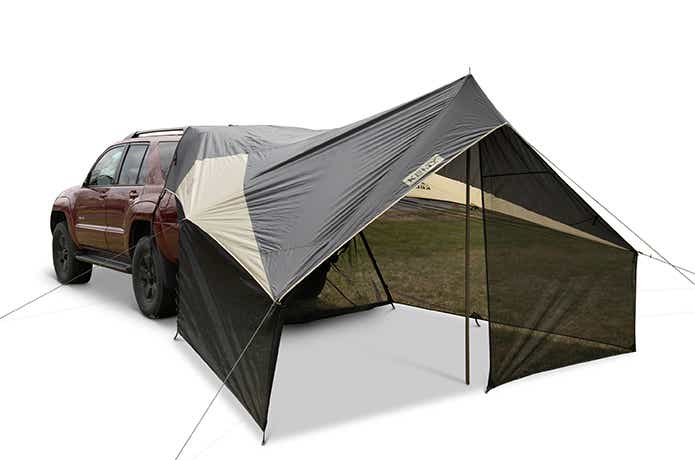 蚊も防ぐタープ、新作カーサイドテントに2人用シュラフも？常識破りな