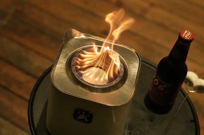 薪、炭、ペレット、アルコールすべてに対応 】次世代の二次燃焼