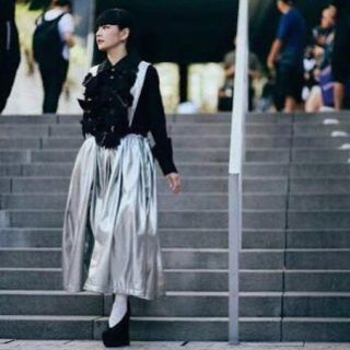 COMME des GARCONS（スカート ・ シルバー/銀色系）のフリマアイテム一覧