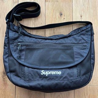 Supreme（メッセンジャーバッグ ・ ブラック/黒色系）のフリマアイテム一覧