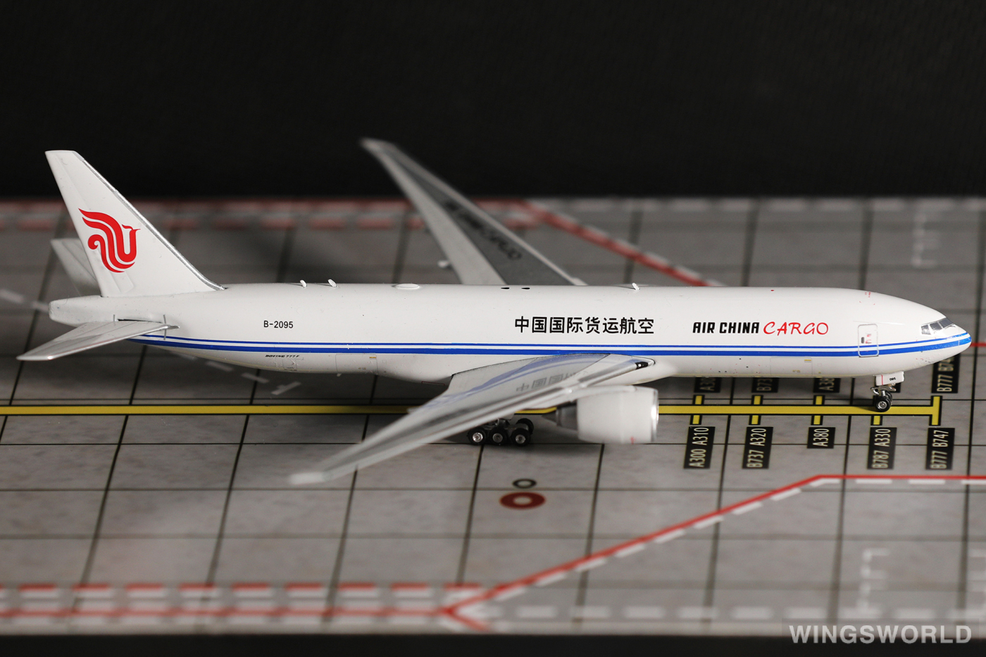 Phoenix 1:400 Boeing 777-200 Air China Cargo 中国国际货运航空