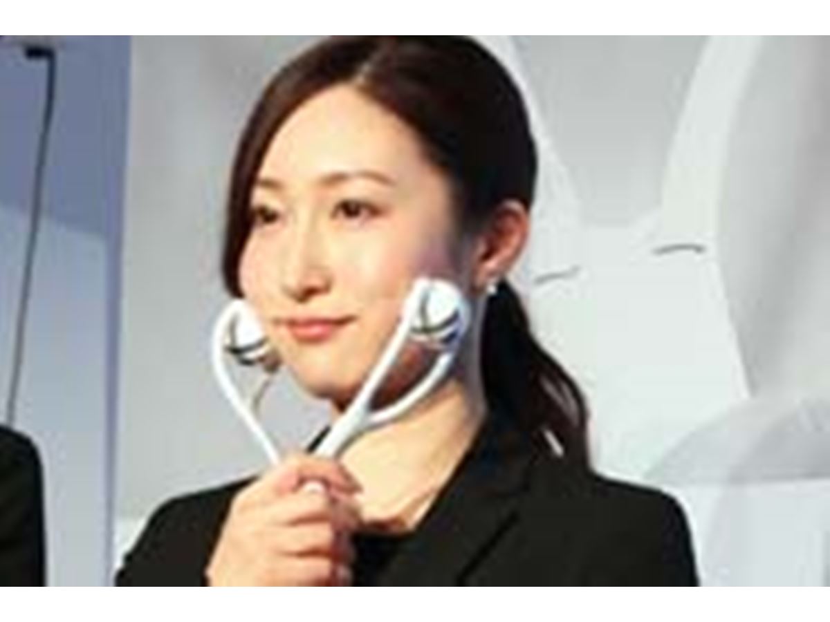 ルルドから、「筋肉博士」のワザを再現した美顔ローラーが登場 - 価格