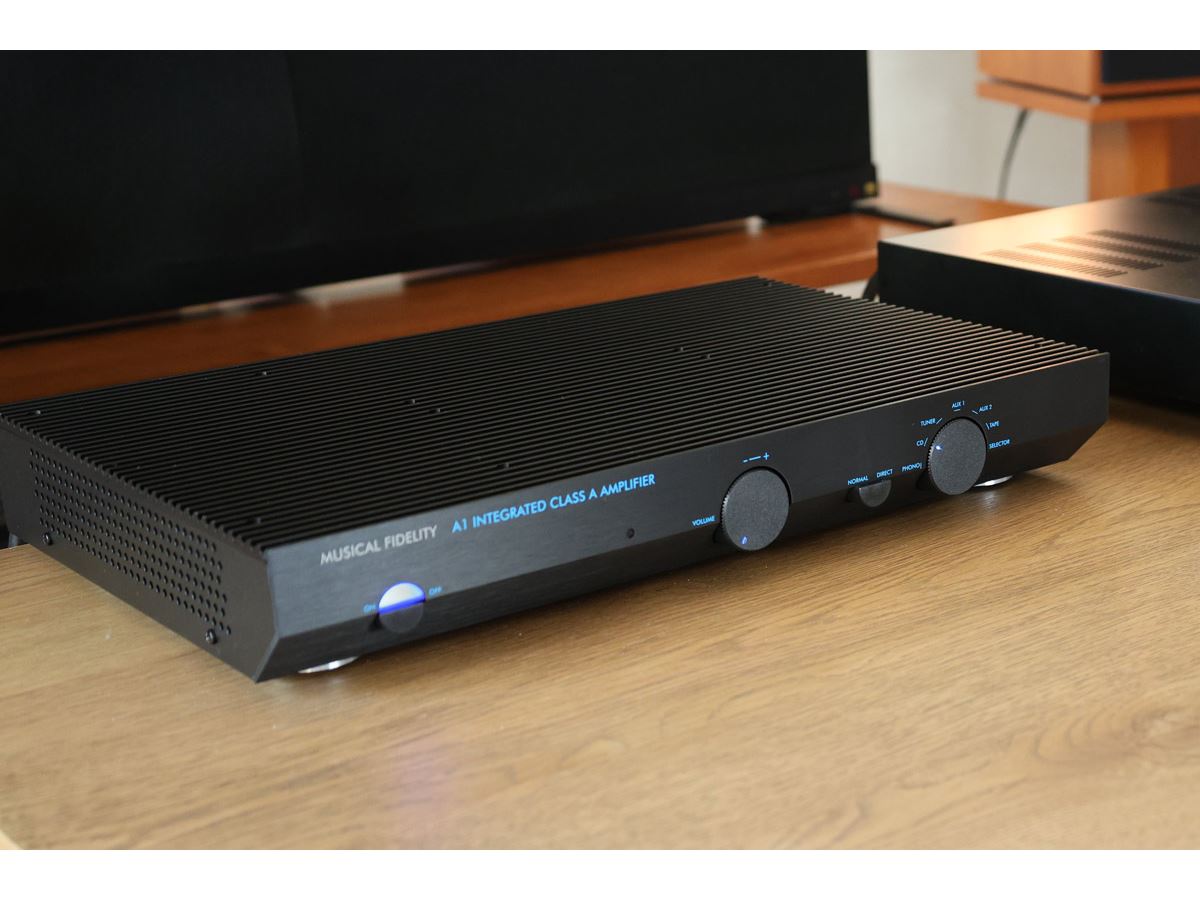 これがA級アンプの魔力！ 復活したプリメイン「A1」がアツくてエモい