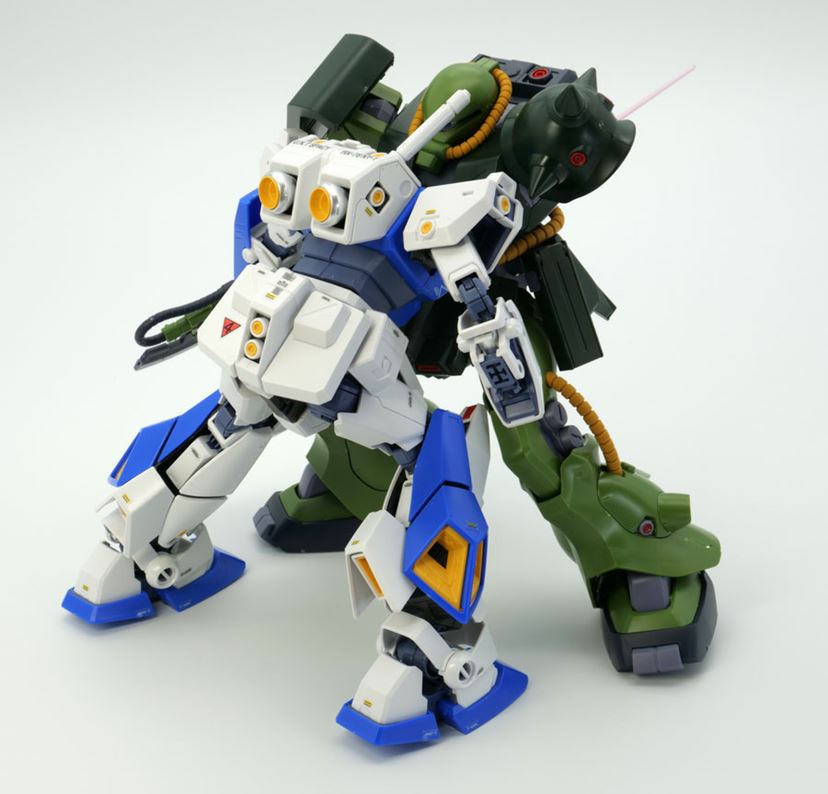 RE/100 ザクII改」を組み立て！ アニメから出てきたような再現度に感涙