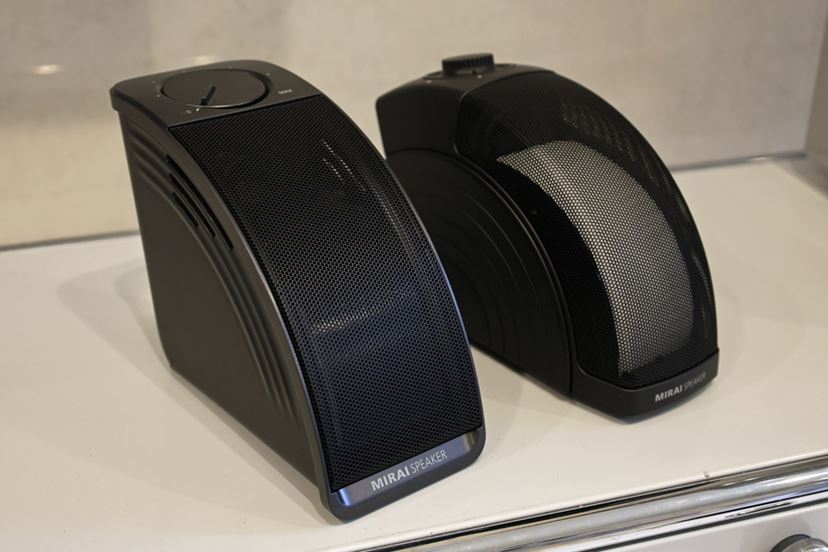 ミライスピーカー・ミニ」はプレゼントに最適？ 真剣に検証してみた