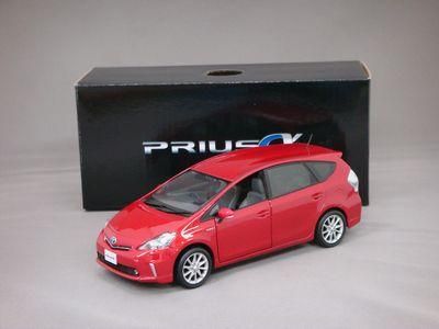 1/30 トヨタ プリウス α （レッドマイカメタリック） - ミニカー