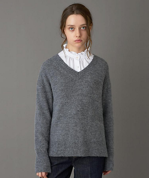 CLASSY．12月号掲載】アルパカブレンドVネックニット