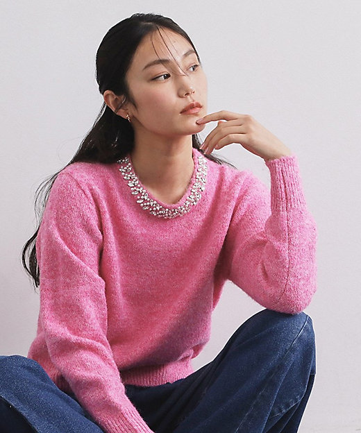 ビジューネックミドルゲージニット【洗濯機OK