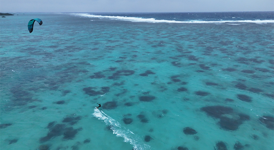 石垣島/1.5時間】今話題のカイトサーフィン体験☆風と波を爽快に感じる