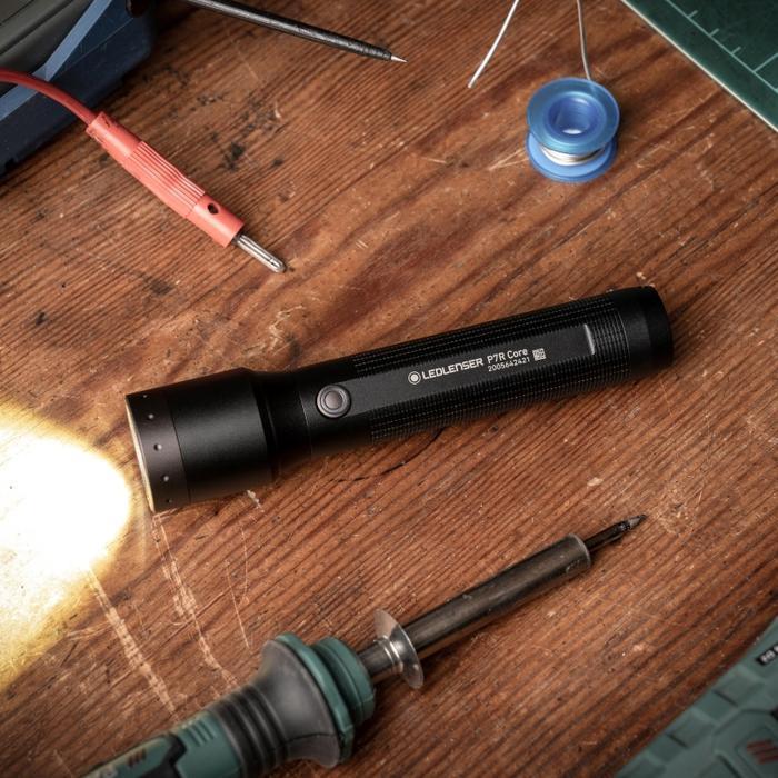 P7R CORE」LEDLENSER レッドレンザー LEDライト 充電式 : アイシン