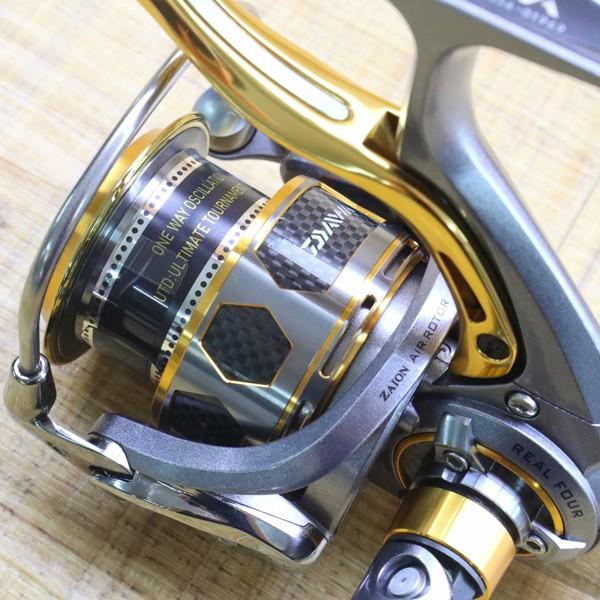 ダイワ 12トーナメントISO Z 2500H-LBD/Z215M 未使用 DAIWA 釣り