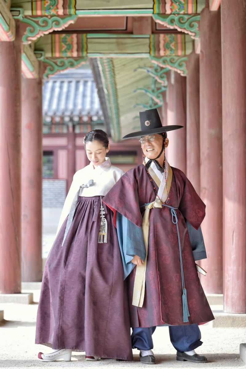 ソウルの街歩きはこれで！ 大人が着る 本格的な韓服を「NORI HANBOK