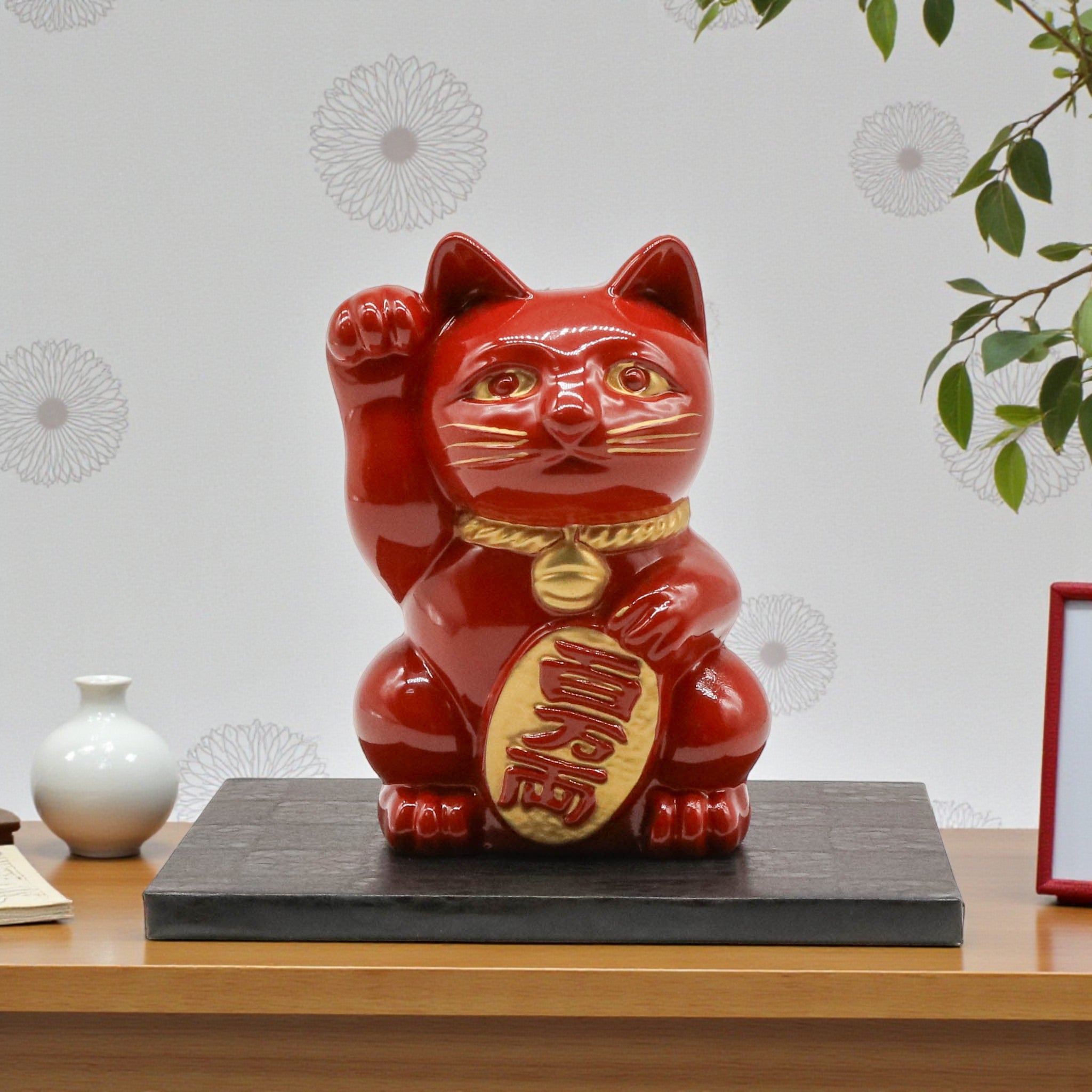 高岡銅器 | 招き猫 | 赤漆・金蒔絵仕上げ | 銀雅堂