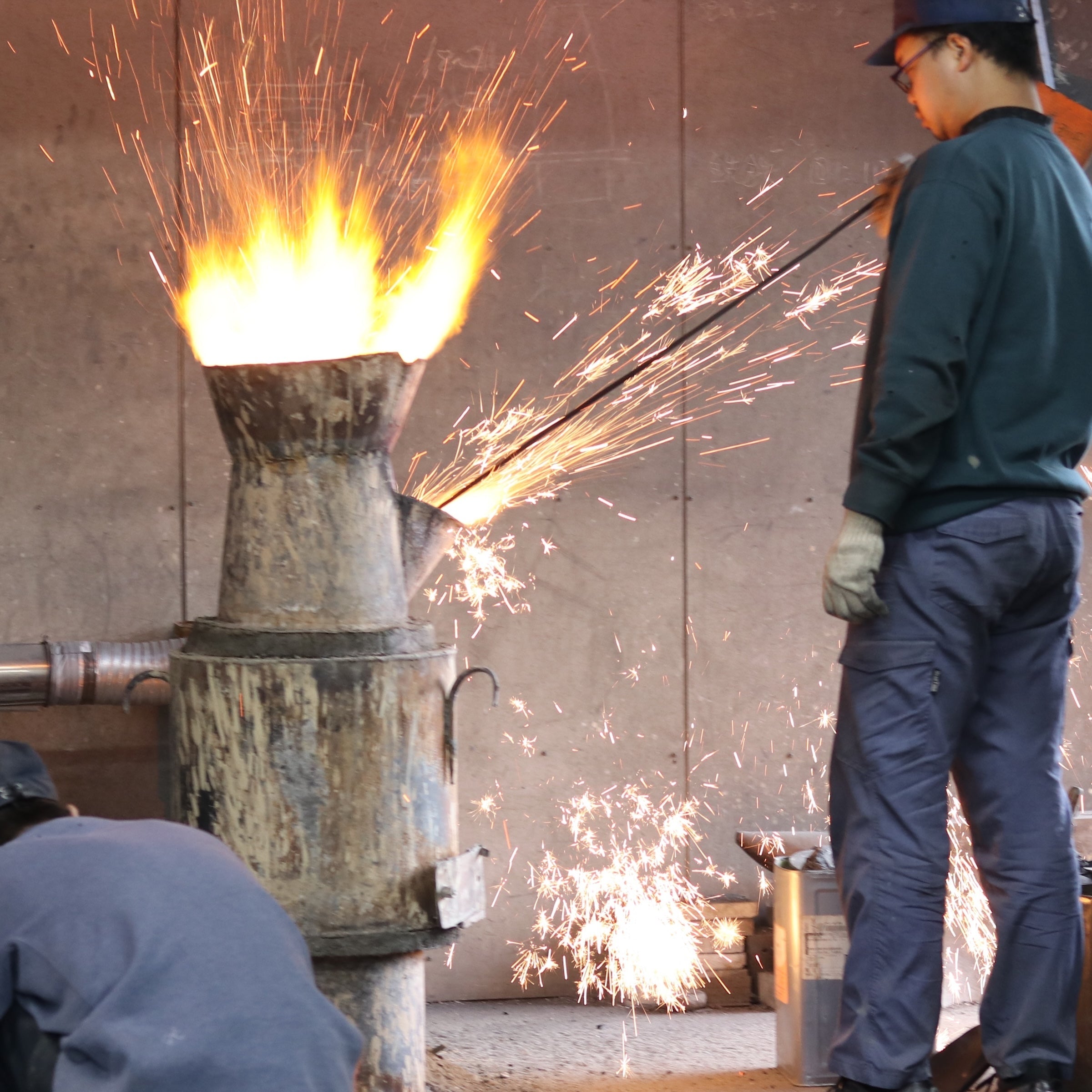 南部鉄器 鉄瓶 | 鉄鉢型 霰 | 0.9L | 薫山工房