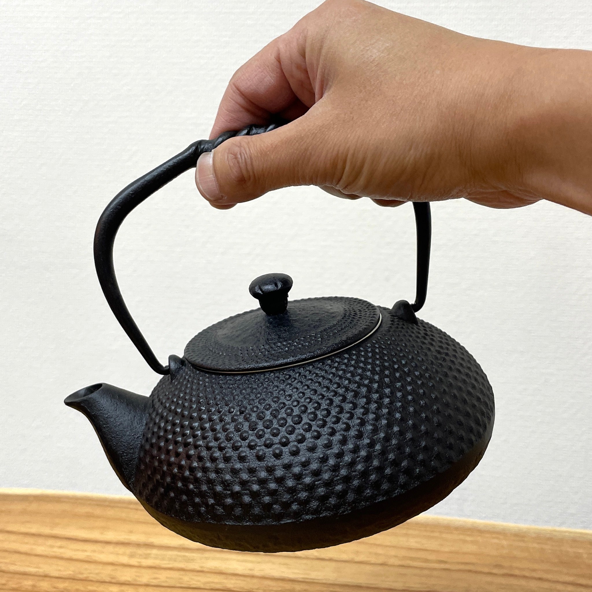 南部鉄器 小鉄瓶 急須 | アラレ 0.5L | 黒 | 及富