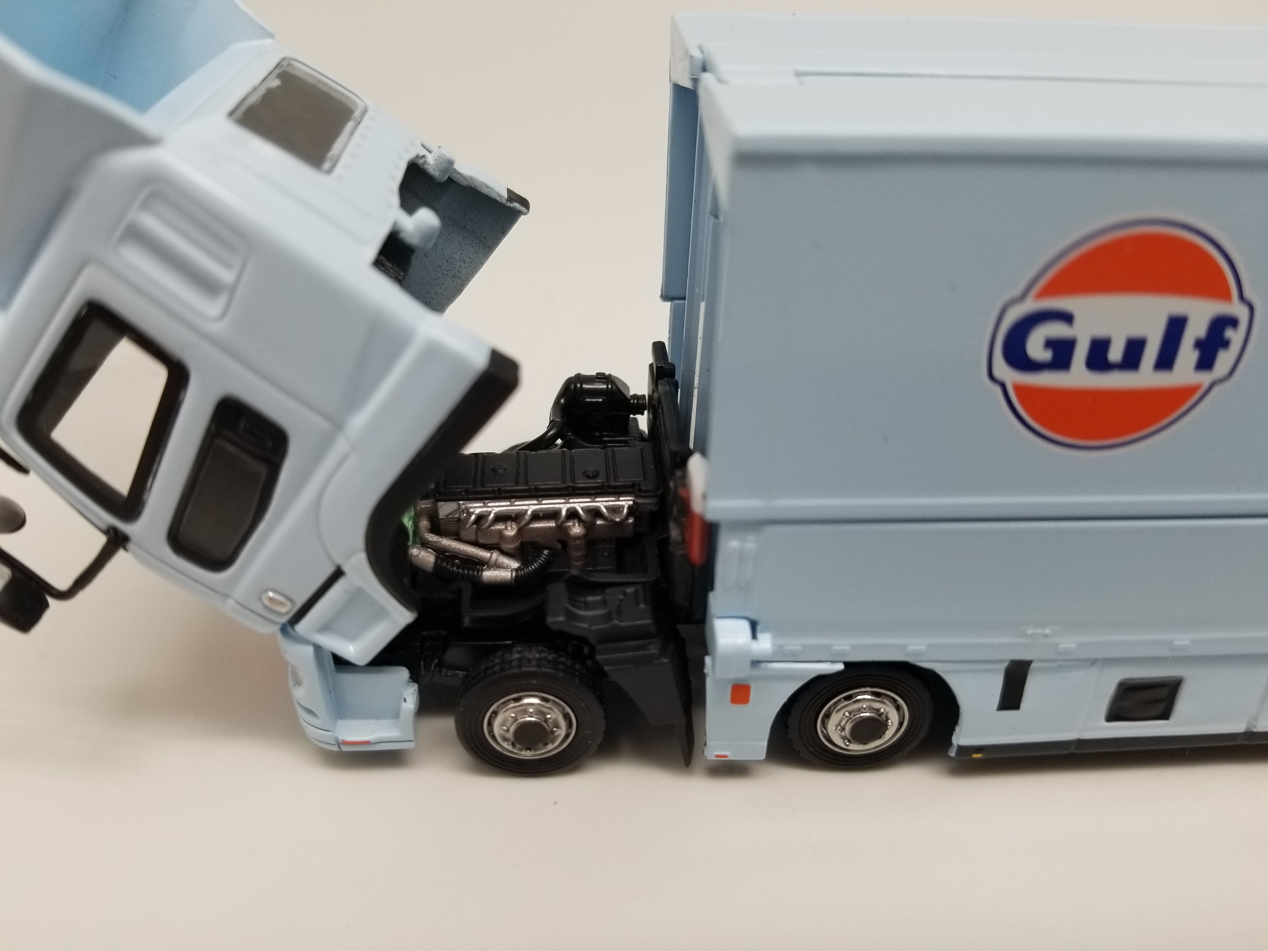 Tarmac Works - Mitsubishi Fuso Super Great - Gulf Racing 1:64
