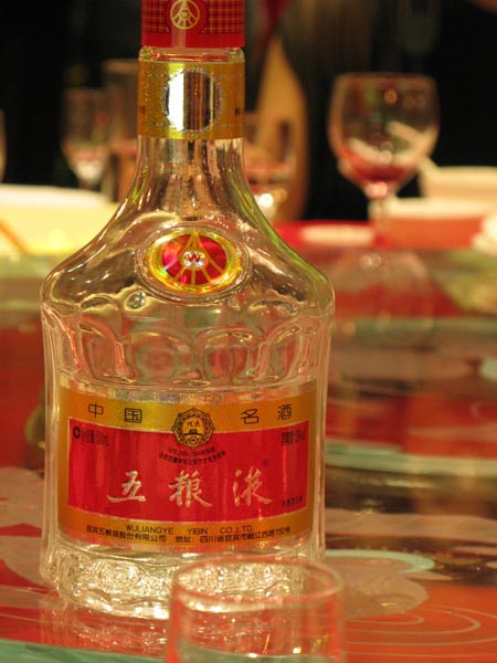 中国の白酒「五粮液（ウーリャンイェー）」は独特の甘いクセが