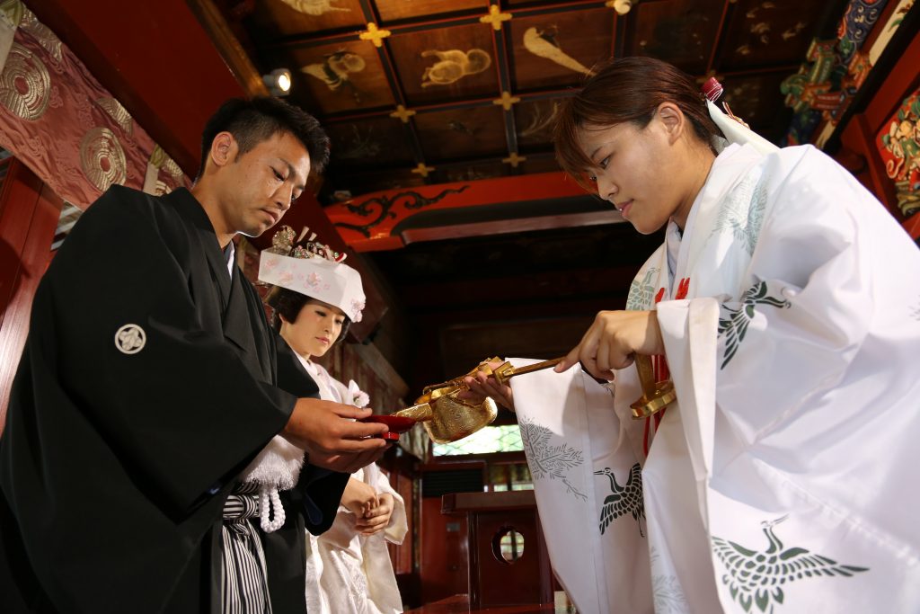一つ一つの所作に深い意味が込められている日本の結婚式。神社婚の魅力