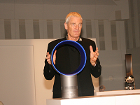 ダイソン、羽のない扇風機「Air Multiplier」を国内発表 - 家電 Watch