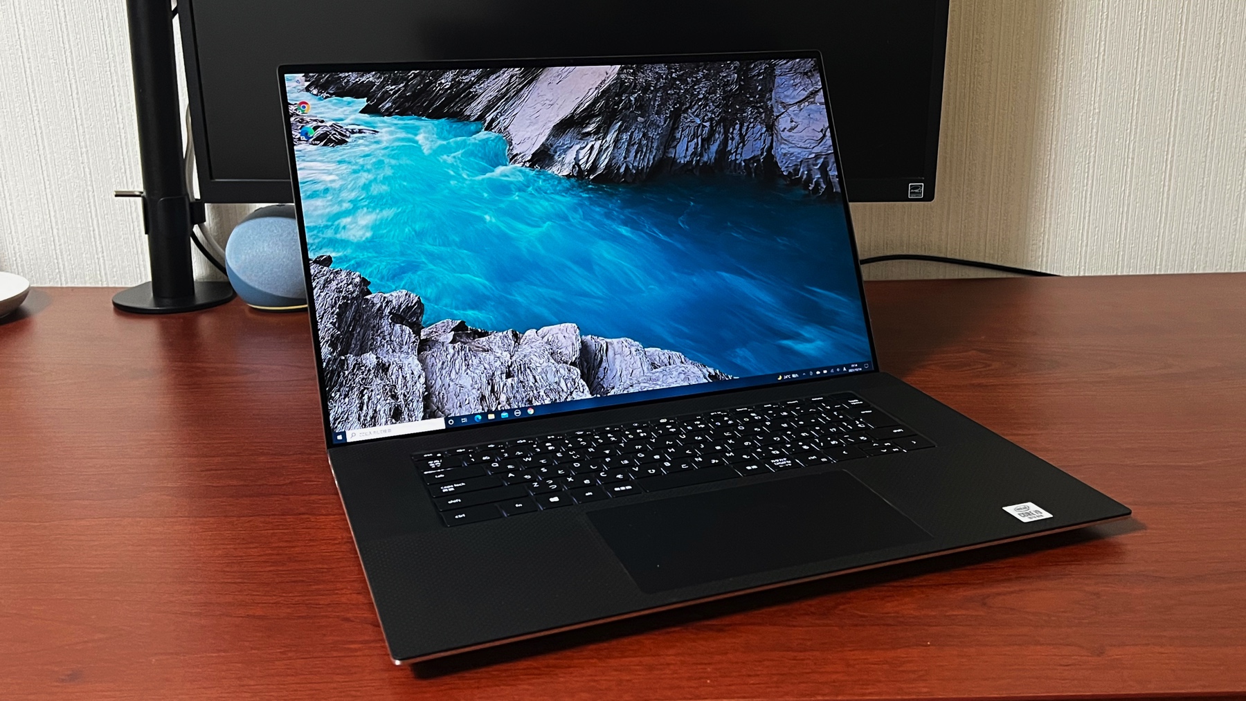 レビュー】17インチを15インチサイズに詰め込んだスタイリッシュな夢の