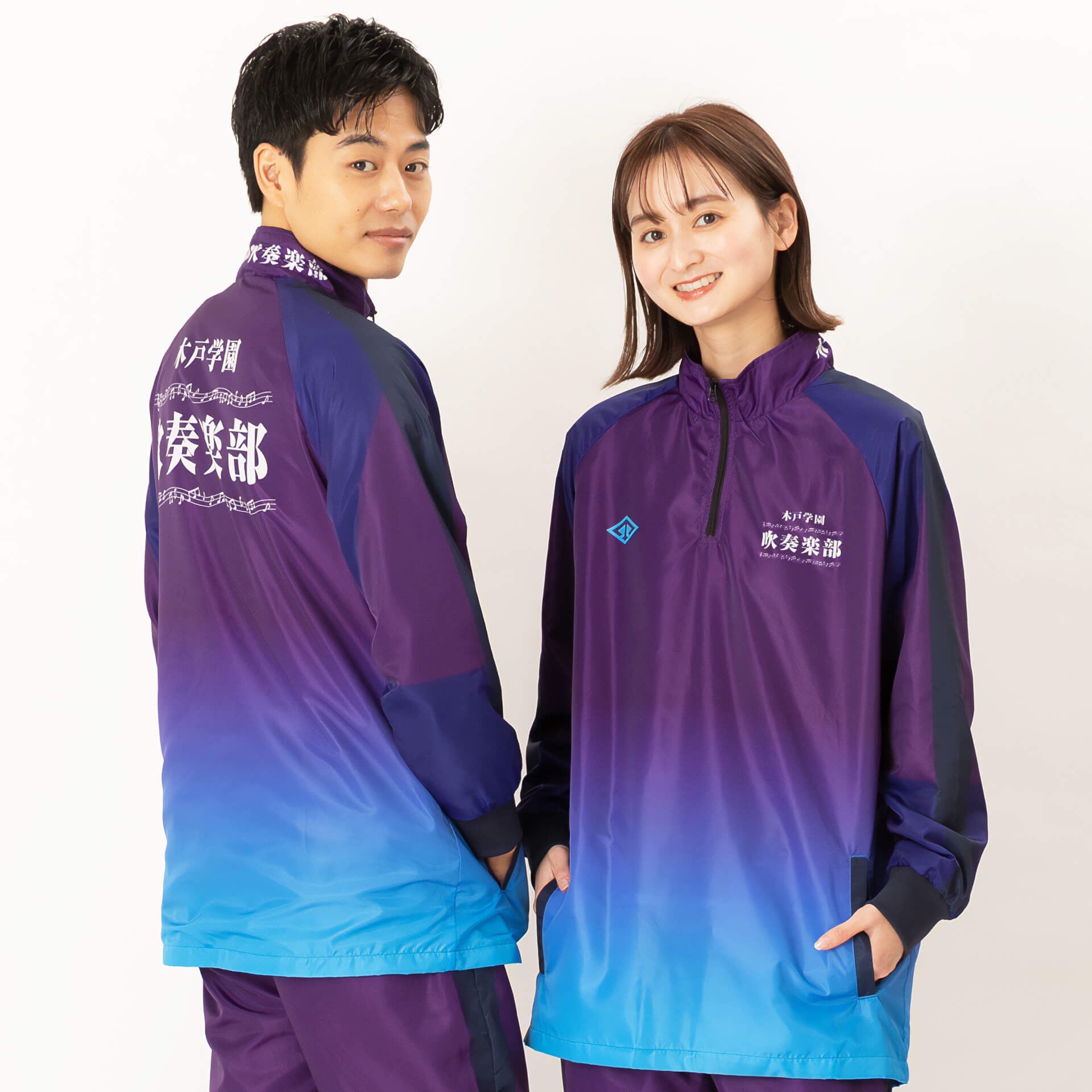 ハーフジップ式プルオーバー・ラグラン型長袖オリジナルウィンド