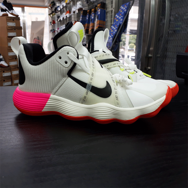 nike 海外限定版バレーボールシューズリアクトハイパーセット(ホワイト