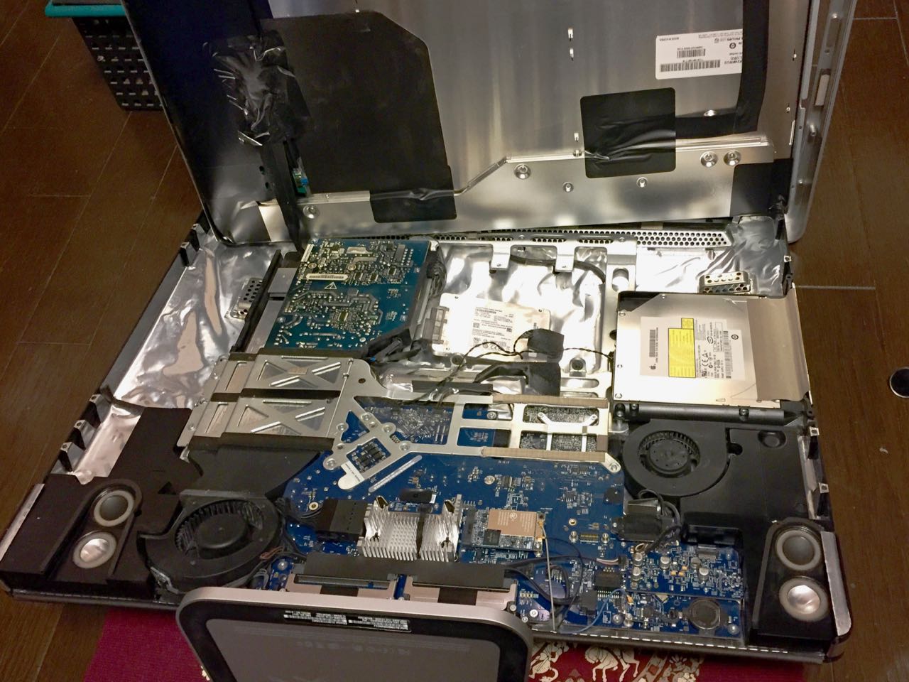 iMacのHDDからSSDへの換装（iMac Early 2008） – 私は何から出来ている