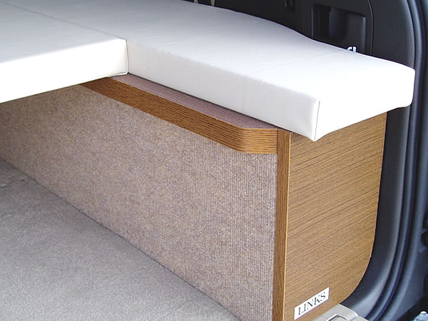 ランクル200 サードシートレス仕様 | 工房リンクス・ベットキット