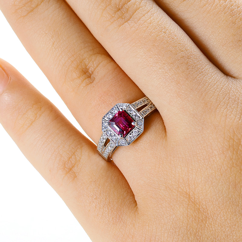 プラチナ ルビー ダイヤモンド リング （R1.33ct D0.21ct・非加熱