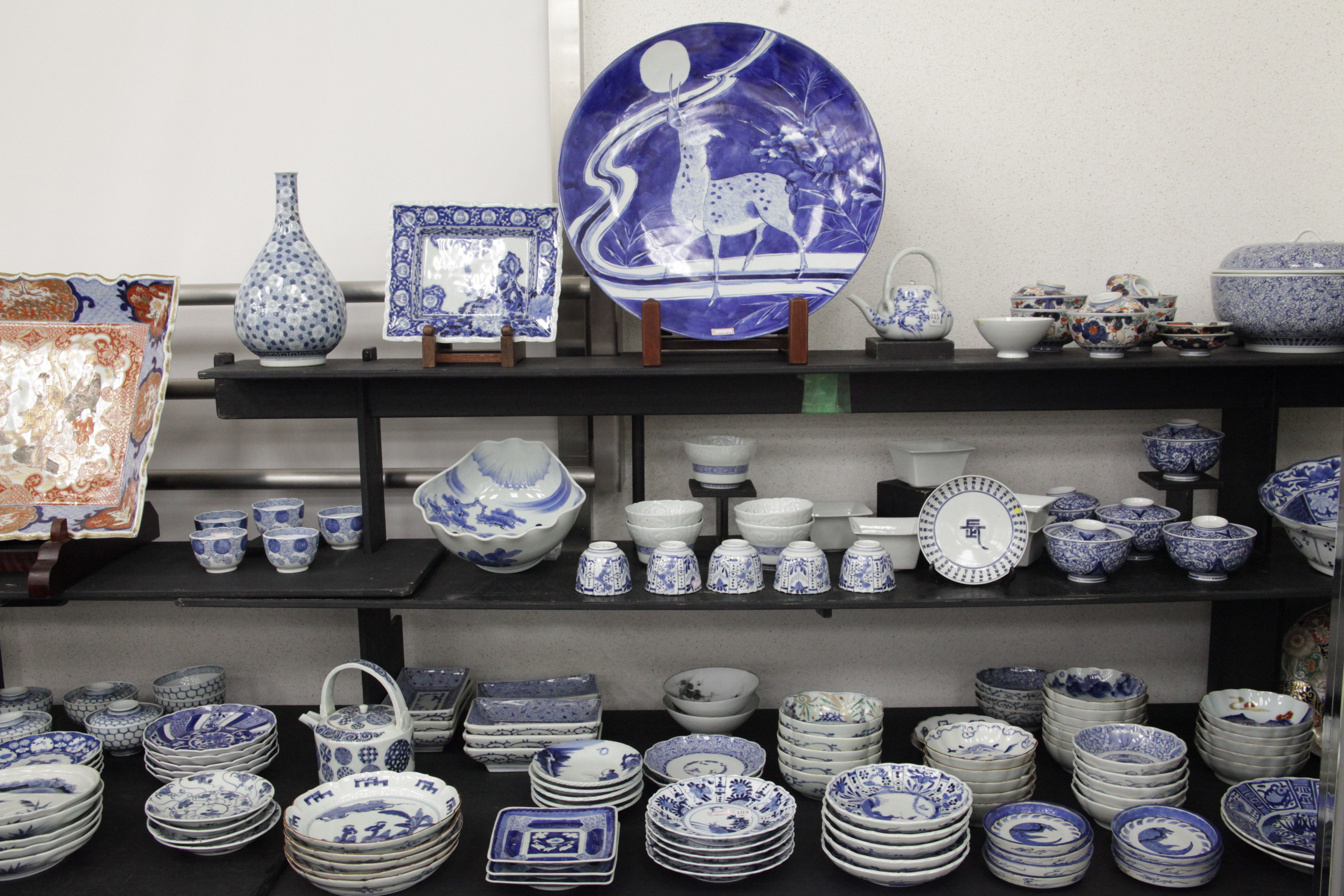 有明骨董ワールドとは？｜国内最大規模の室内骨董市｜株式会社骨董市