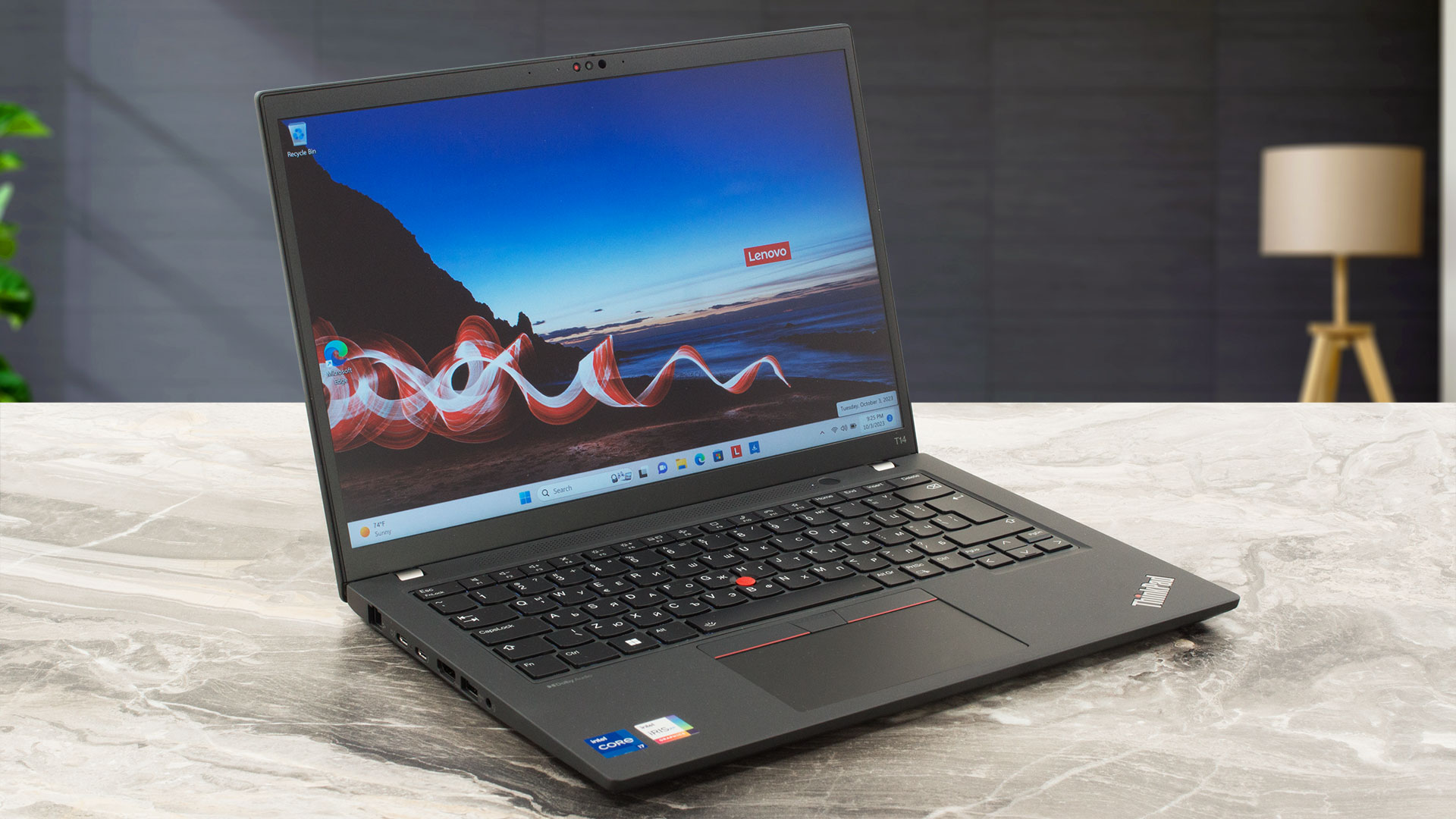 レノボ ThinkPad T14 Gen 4 レビュー - 静かでパワフルなビジネス