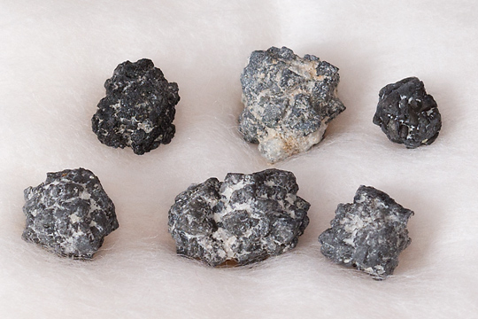 自然砒 native Arsenic 鉱物たちの庭