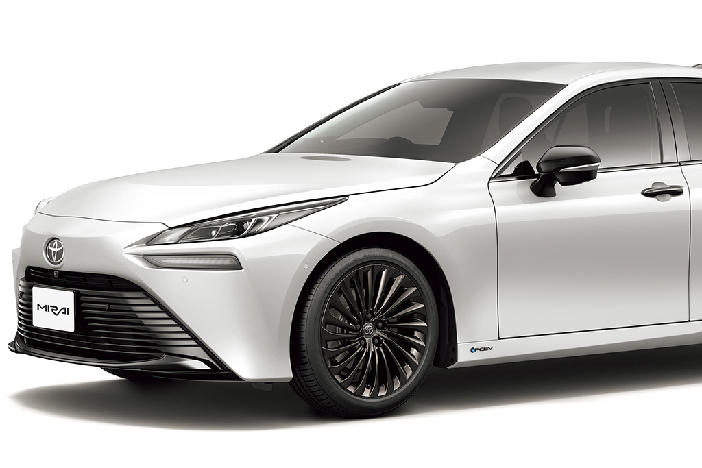 トヨタ「MIRAI（ミライ）」一部改良！精悍さ際立つオプション