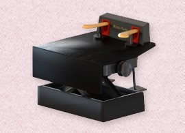 推奨補助ペダル | ピアノ演奏用の靴 Little Pianist（リトルピアニスト）