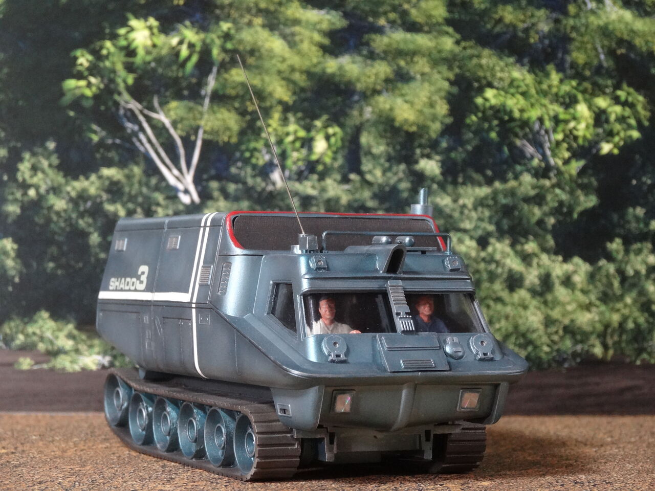 シャドーモービル3号車～謎の円盤UFO～ 1／48モデル製作記 : ミドリ