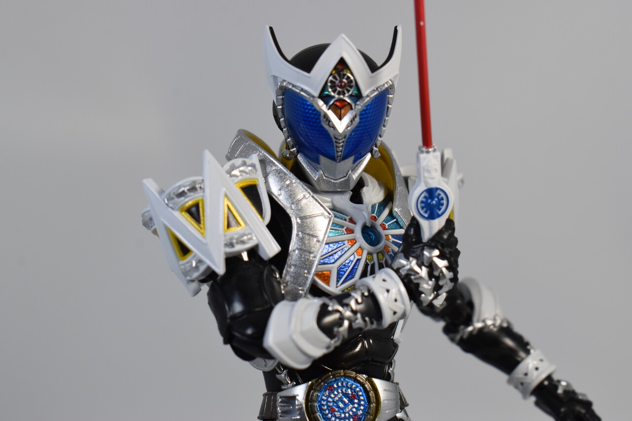S.H.Figuarts 仮面ライダーサガ（真骨彫製法） レビュー : ハニワの