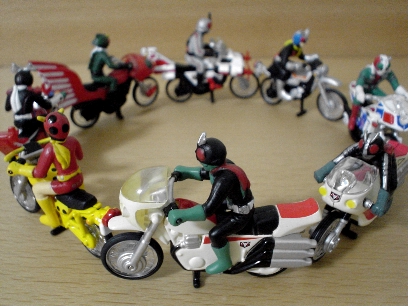 キャラウィールアルティメッドエディション栄光の8人ライダーマシーン