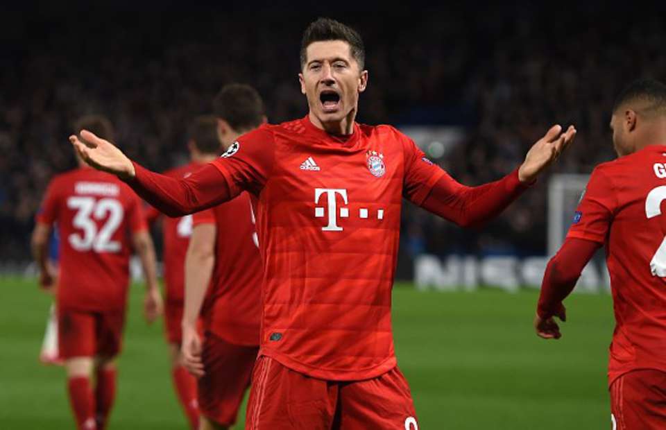 バイエルンFWレヴァンドフスキが練習でPUMA「ウルトラ1.1」を着用