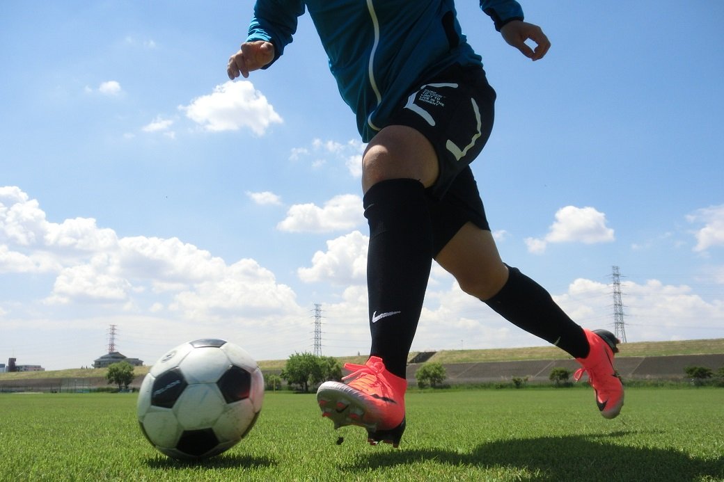 レビュー】 ナイキ マーキュリアルスーパーフライ6エリートFG 評価