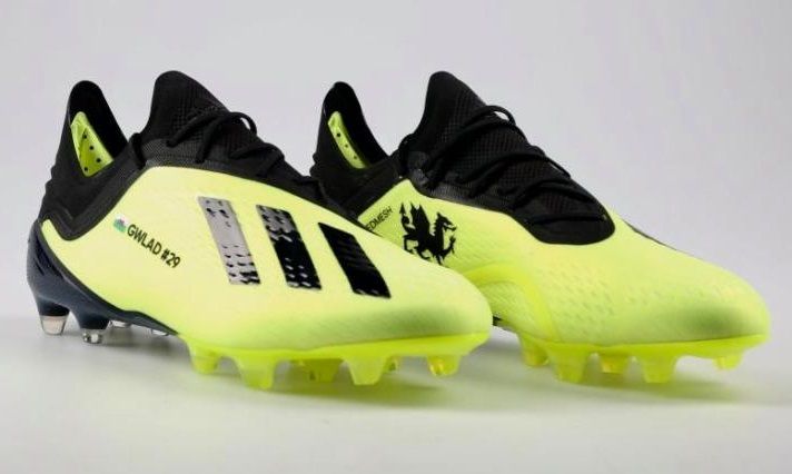 ウェールズ代表 ガレス・ベイルが履く特注エックス18.1SGを考察
