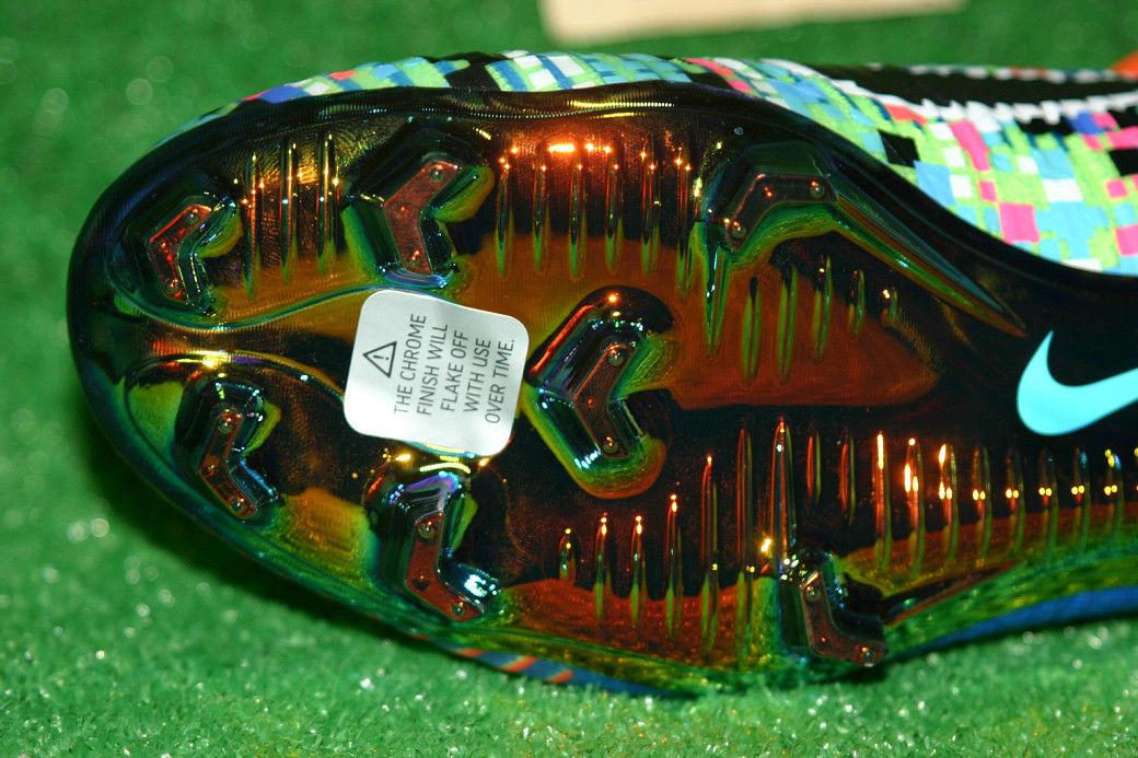 詳細】 ナイキ マーキュリアルスーパーフライV SE FG (EA SPORTS