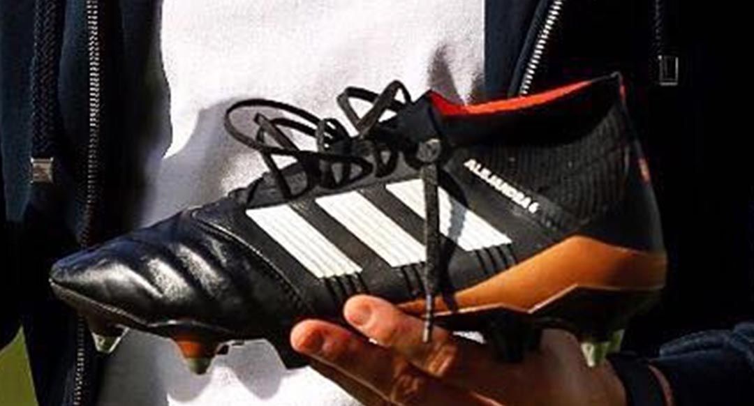 プレデター18.1 FG/AG LE (カンガルーレザーモデル) の詳細を考察