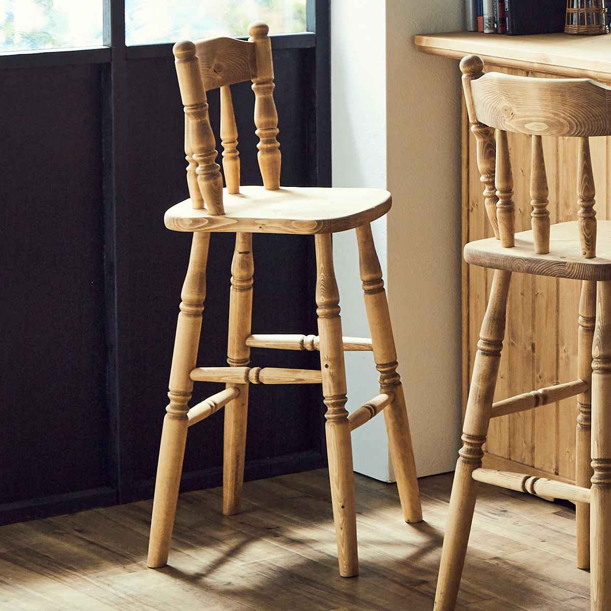 カウンターチェア 背もたれ付き 木製 座面高65cm カントリー調