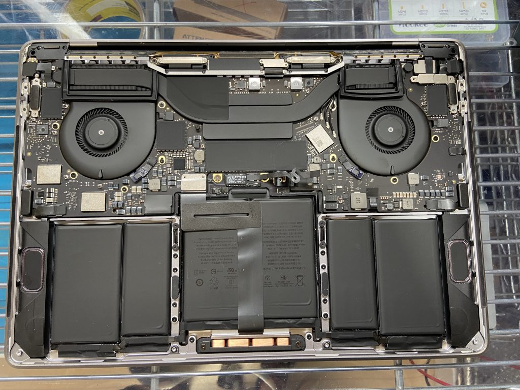 基板上のICチップが故障！MacBookPro 2020年モデルを修理 | Mac修理