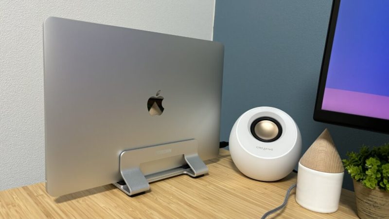 MacBookをクラムシェルモードで使う方法を解説。必要なアイテムや