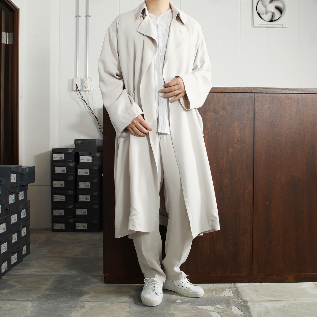 ATHA アタ サテン マキシコート SATIN MAXI COAT ライトグレー | BRAND
