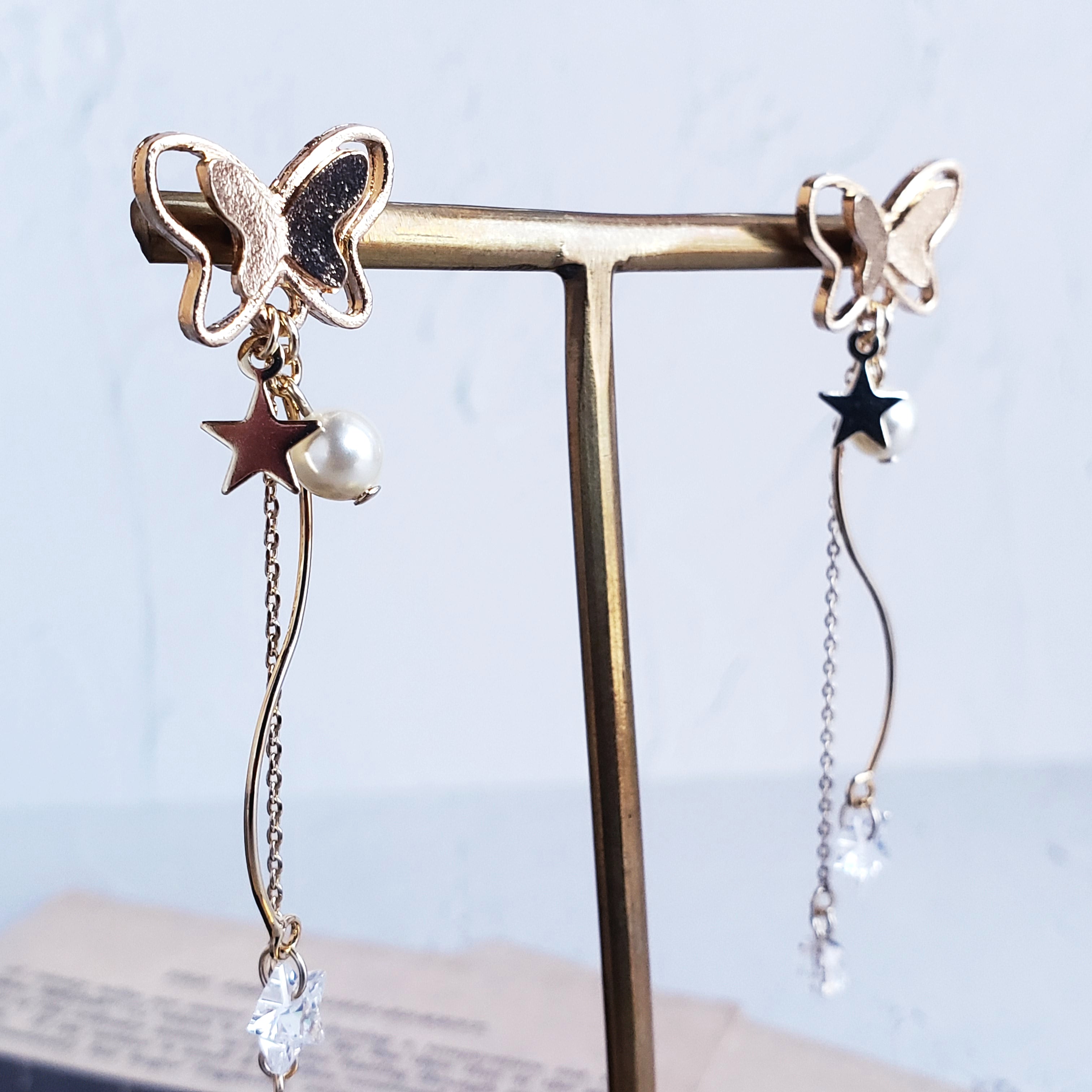 星に舞う蝶のピアス/イヤリング – 宙フェス夜市