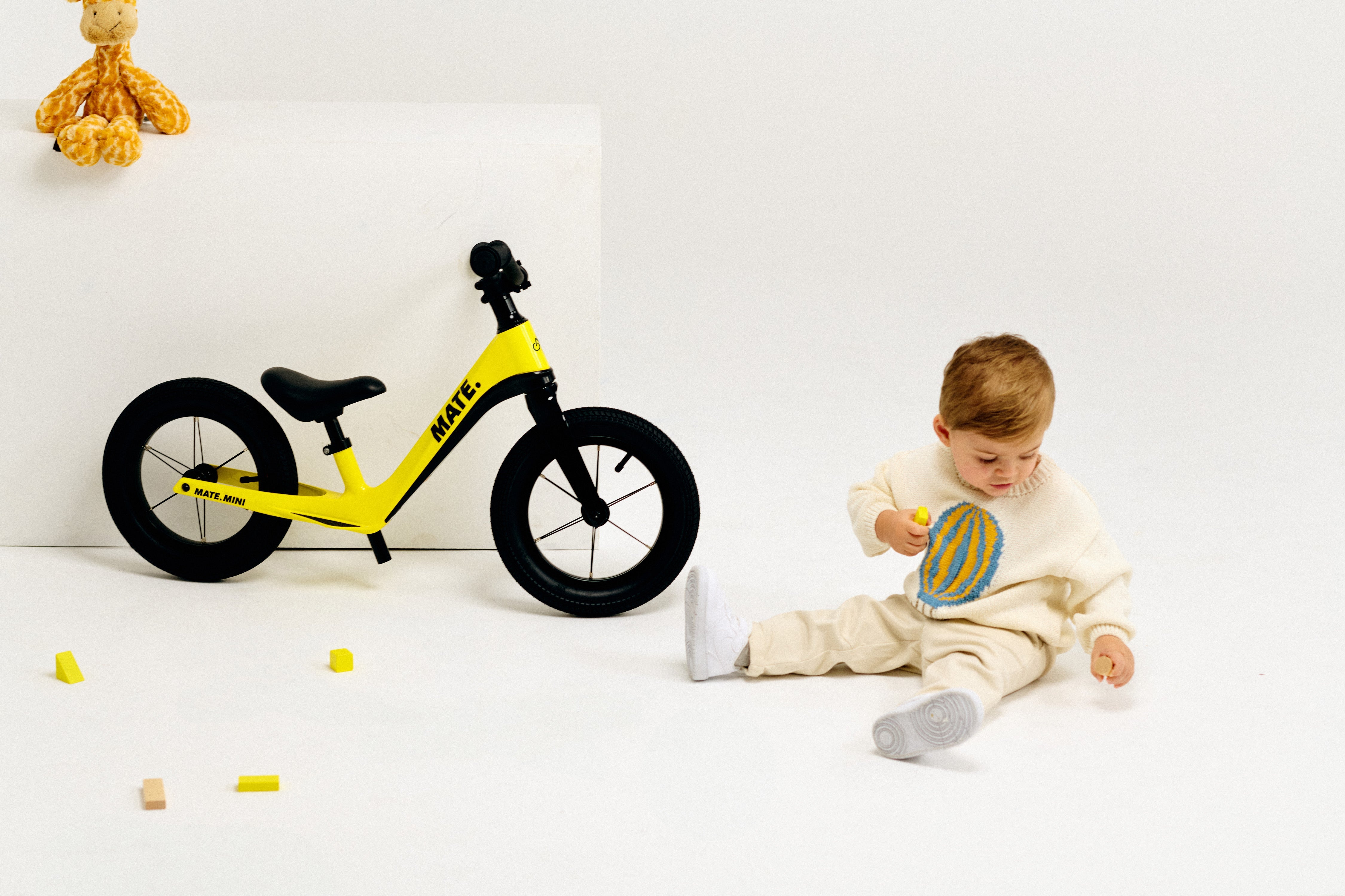 LAUNCH｜ブランド初のキックバイク「MATE MINI」を2025年1月2日(木)に